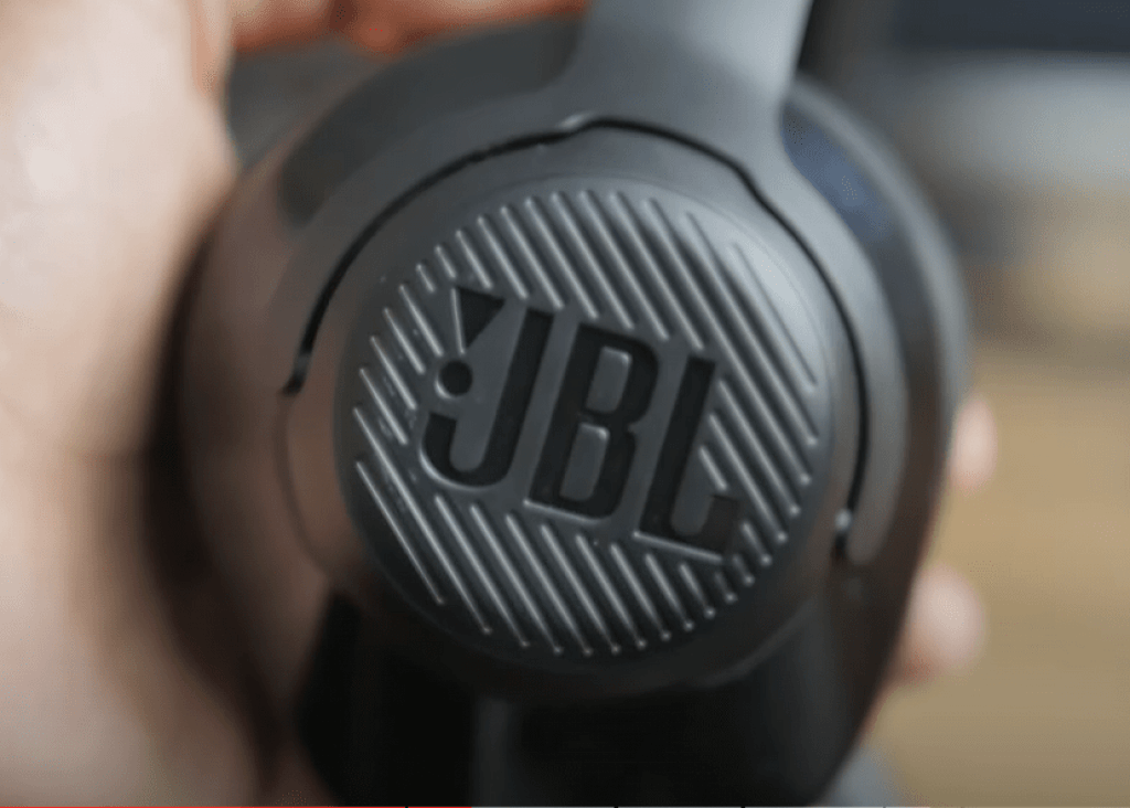 JBL-Quantum-300-gaming-headphone-under-5-thousand-rupees