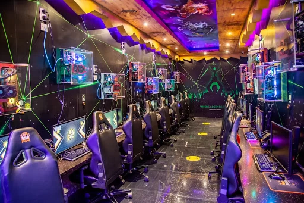Gaming Center in Dubai with High End Computers, Billiards & Cafe