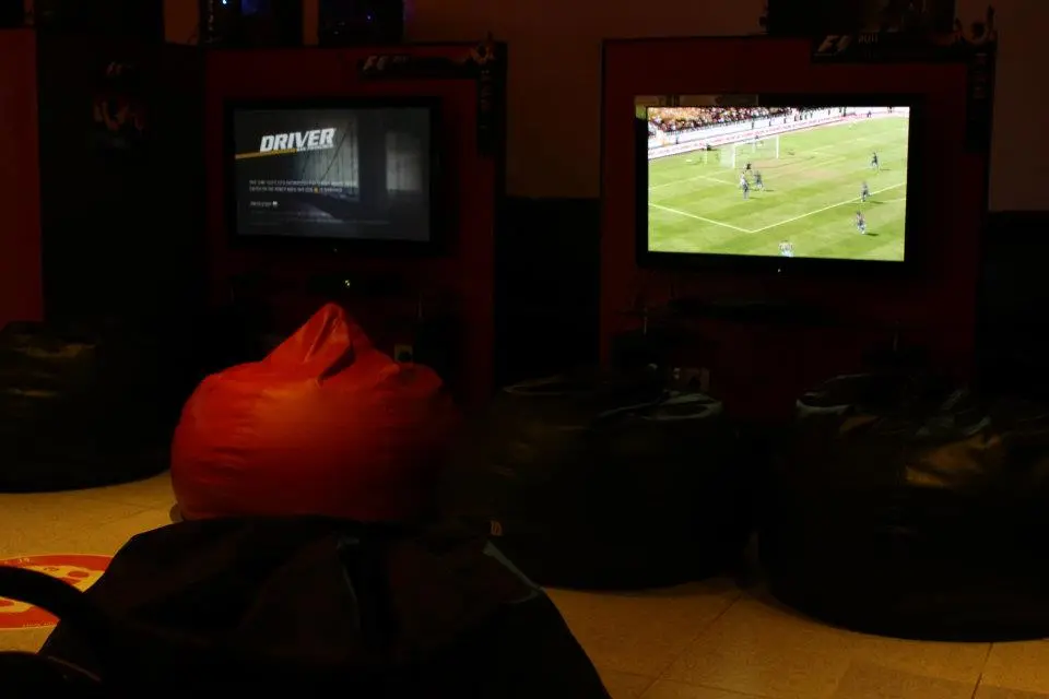 NxGT Gaming Lounge - Gaming with Bean Bags