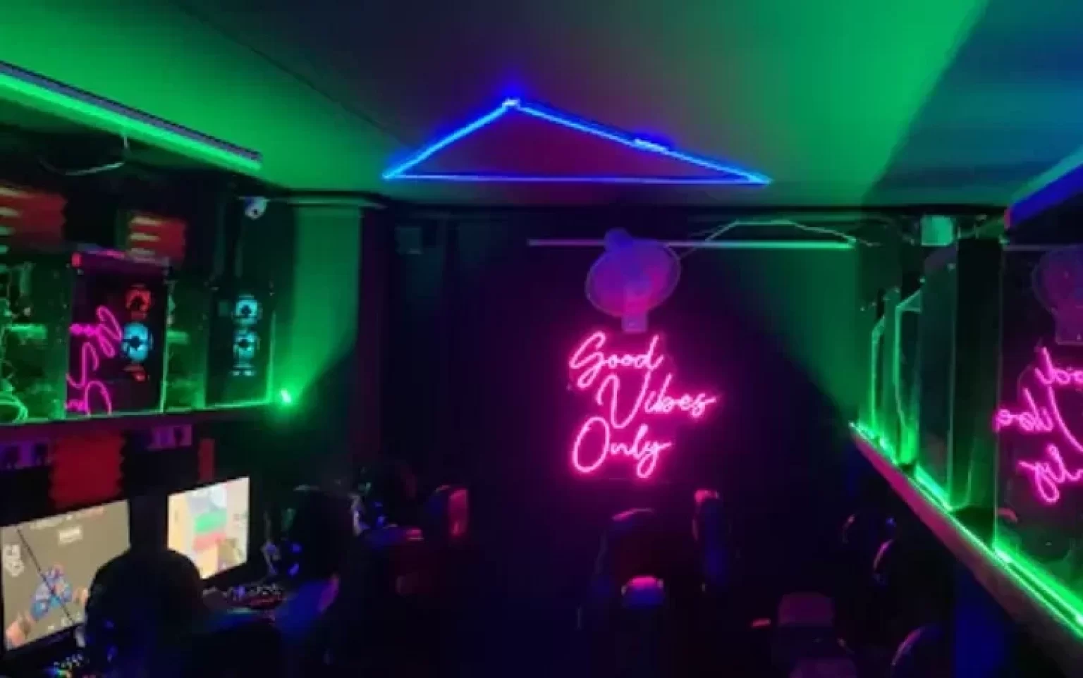 Pacific Gaming Cafe - Best Gaming Cafe in Kandivali West, Mumbai