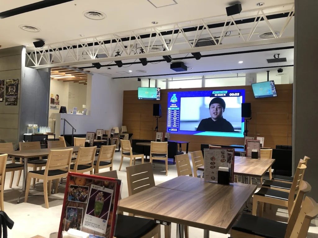 GG Shibuya Mobile esports café - Big Screen