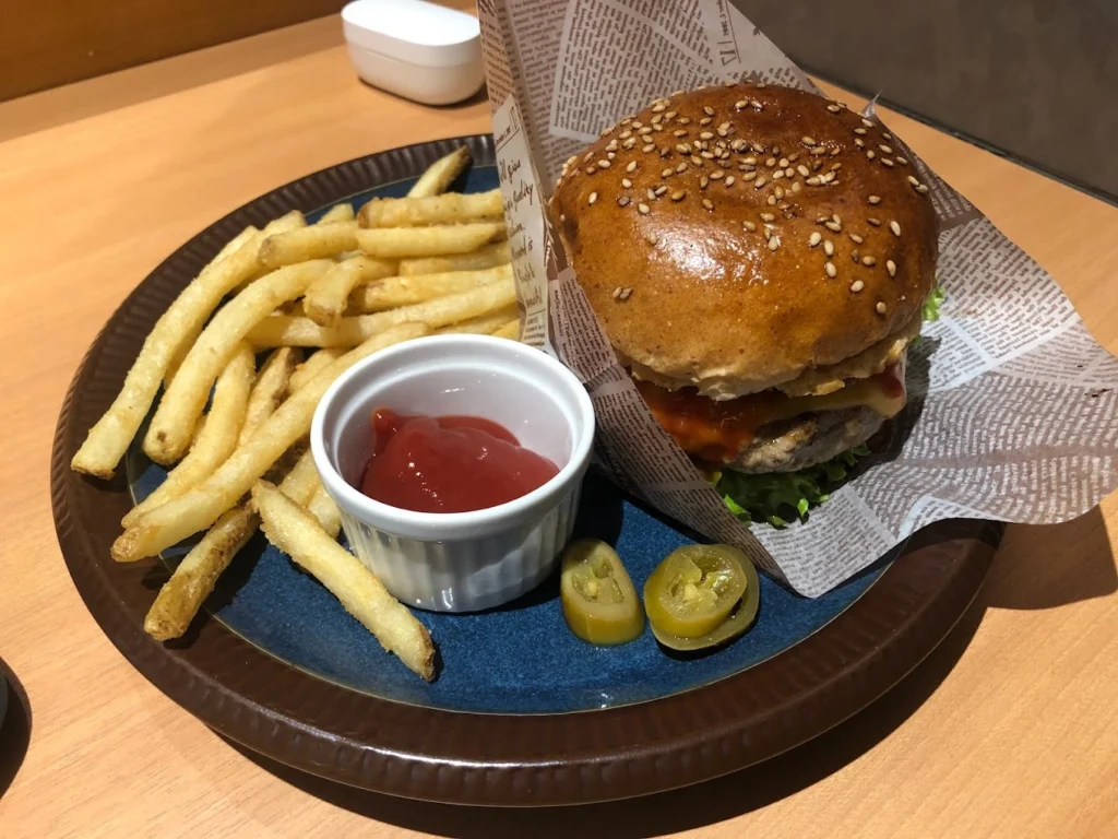 GG Shibuya Mobile esports café - Food Options