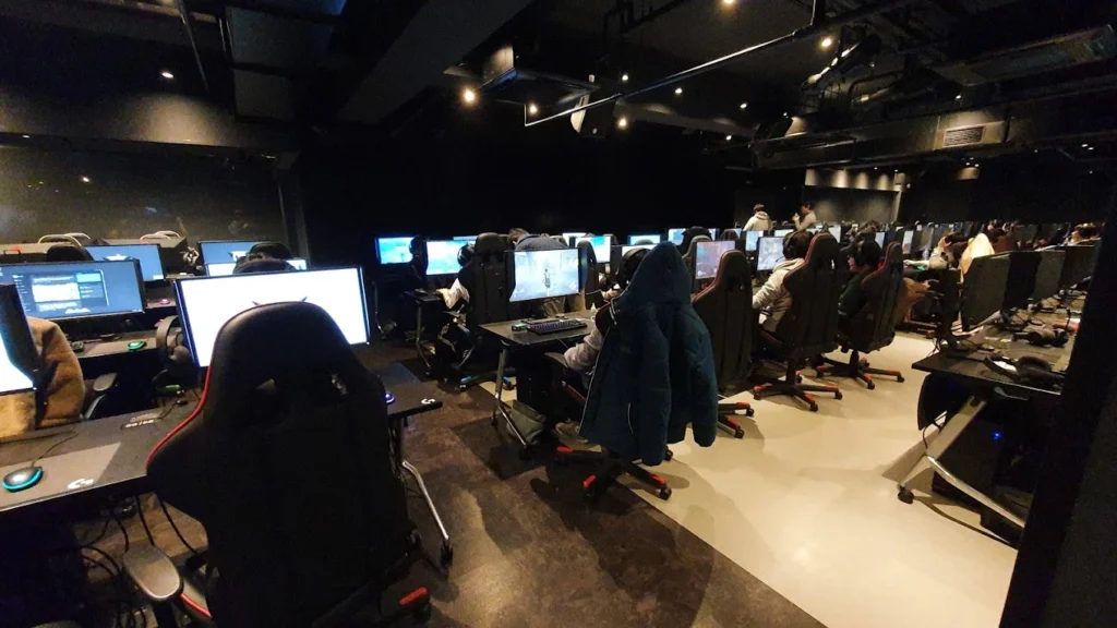 LFS esports Arena - LAN Gaming in Japan