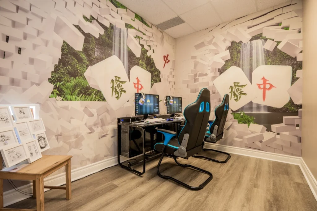 Challenger Gaming Internet Cafe - Canada