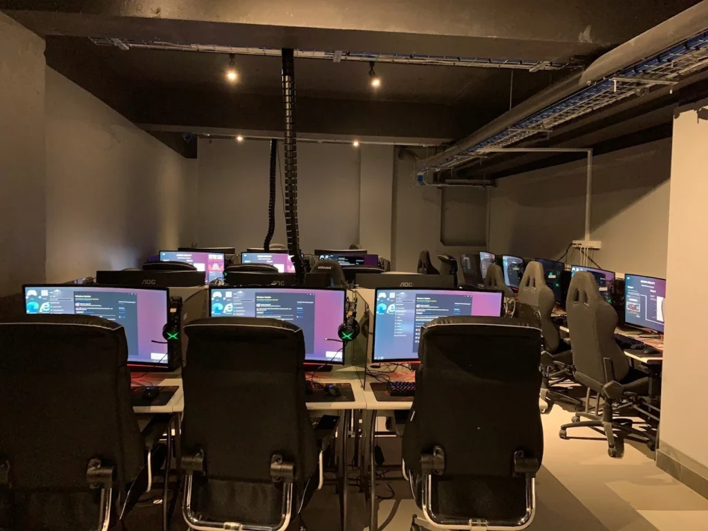 G-Castle Internet Café