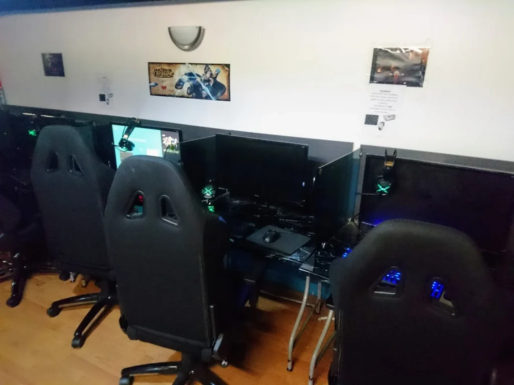 G Castle Internet Cafe Gaming Setup