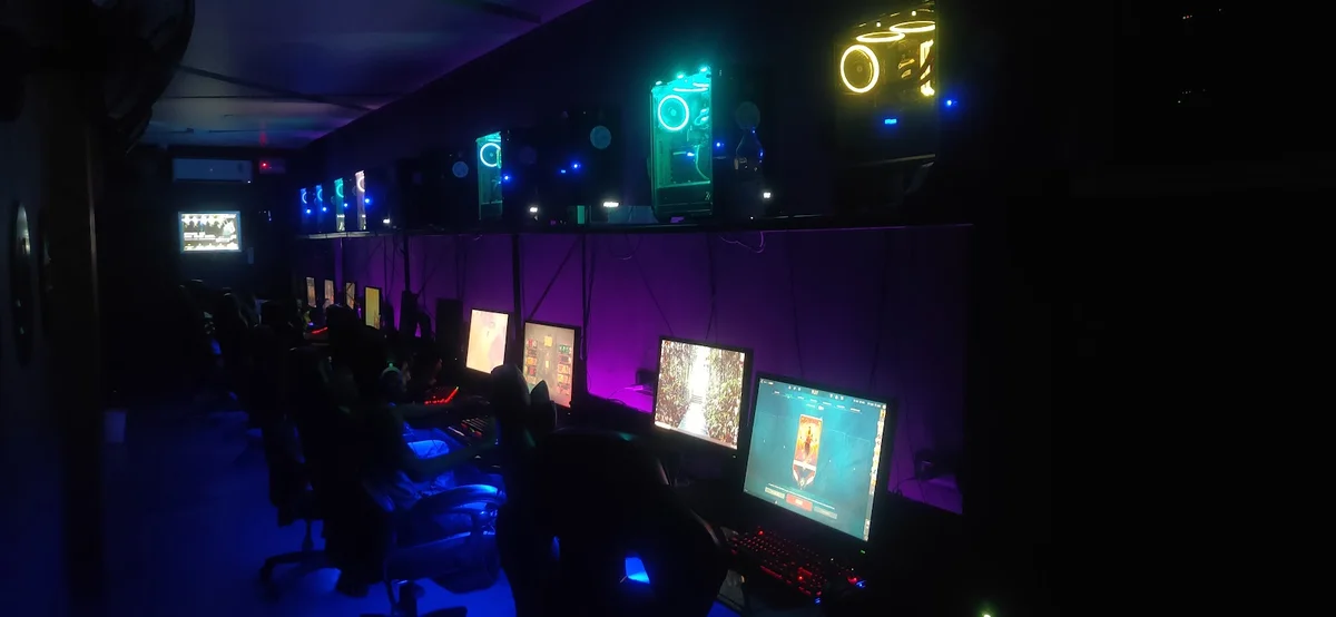 Best Gaming Cafes in Indore (2026): Prices, PC Specs and Areas 23 AlphaQ Gaming Indore interior