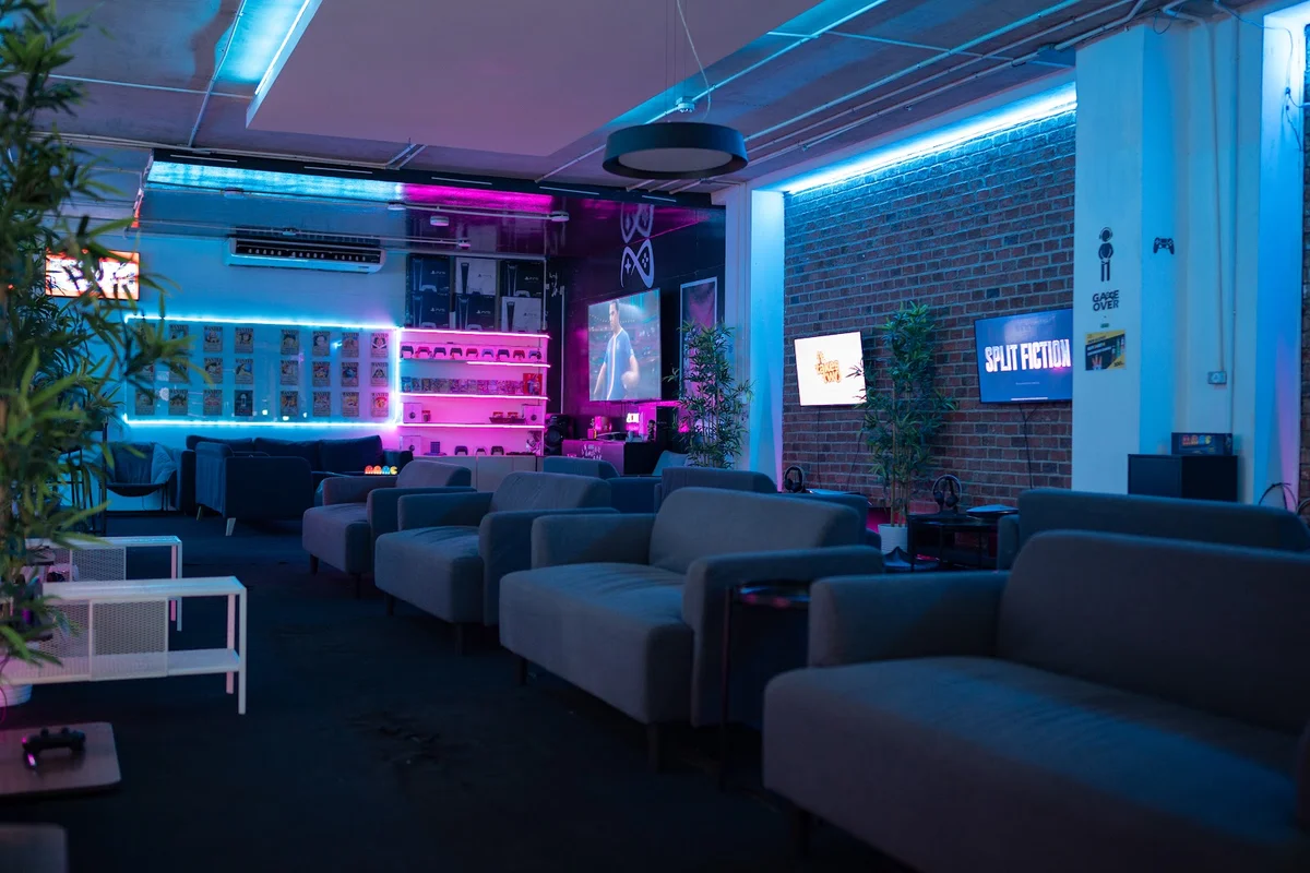 Bamboo E-sport Center Ekkamai Bangkok interior gaming setup