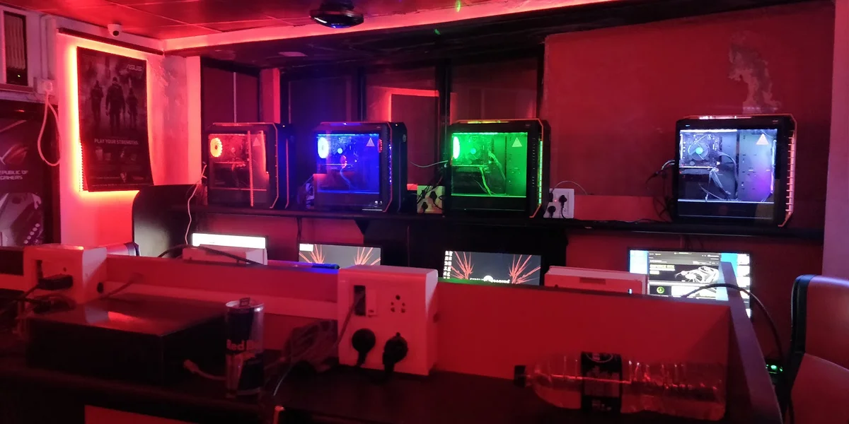 Circle Gaming Cafe Goregaon Mumbai interior