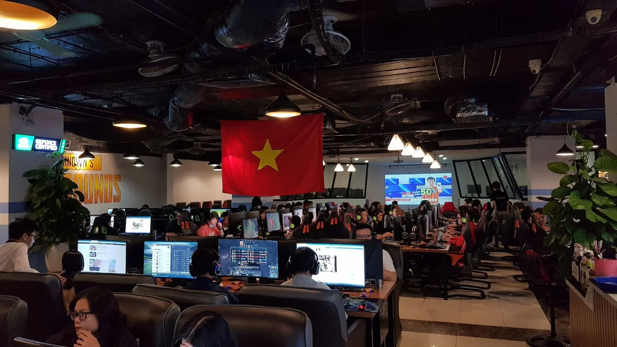 Cybergame Viet Nam Cau Giay Hanoi interior gaming setup