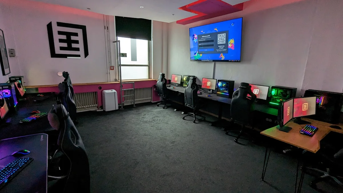 eCamp Frankfurt interior gaming bootcamp