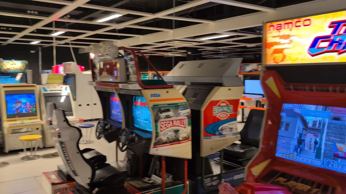 Best Gaming Cafes in London (2026): Prices, PC Specs & Areas 30 Heart of Gaming Croydon London interior arcade gaming setup