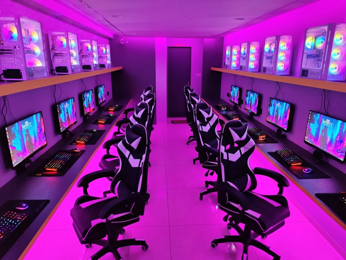 Infinity Gaming Cafe Ahmedabad interior