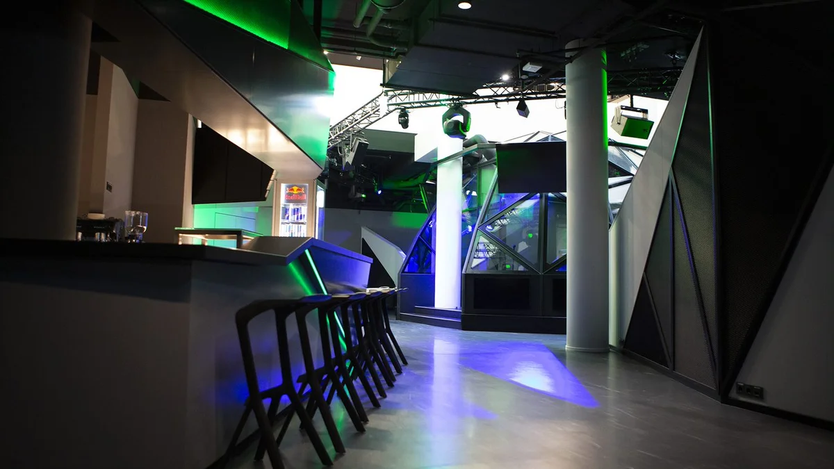 R42 Games Hub Leipzig interior multi floor gaming