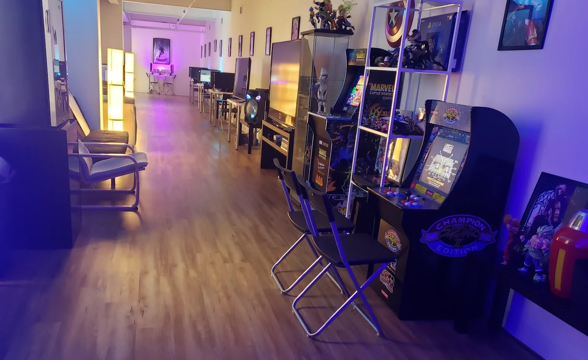 Retro Gaming Bar Montreal interior gaming setup