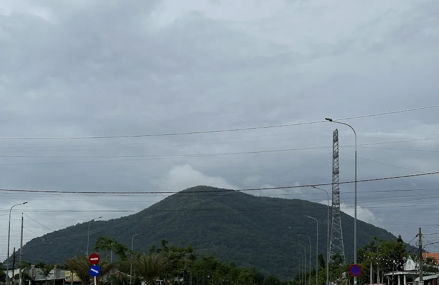 Zuka Gaming Phu My Hung District 7 Ho Chi Minh City interior gaming setup